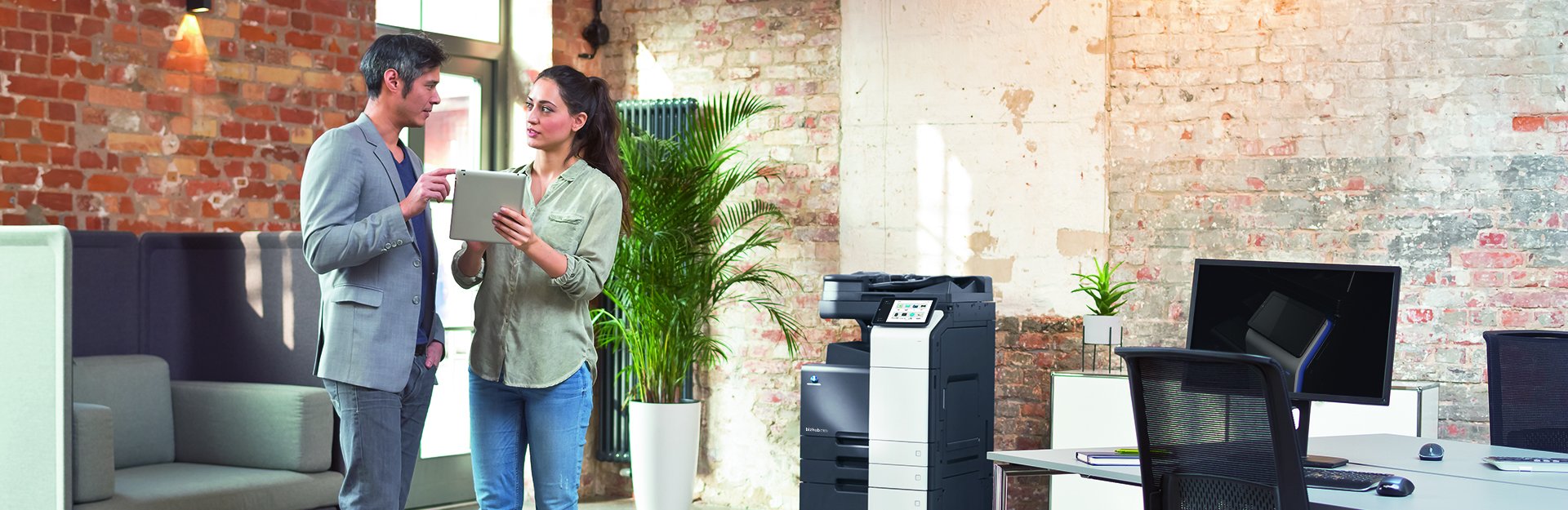 Büro Situation mit dem bizhub C301i