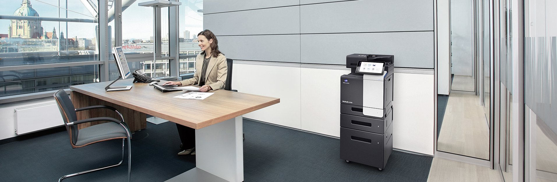 Bürosituation mit dem Konica Minolta bizhub C4751i